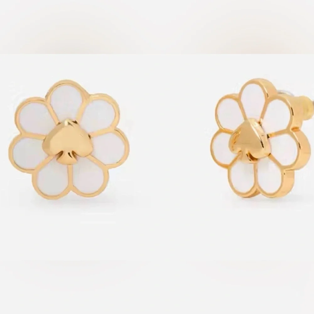 KATE SPADE Day Tripper Daisy Stud Earrings NEW White and Gold